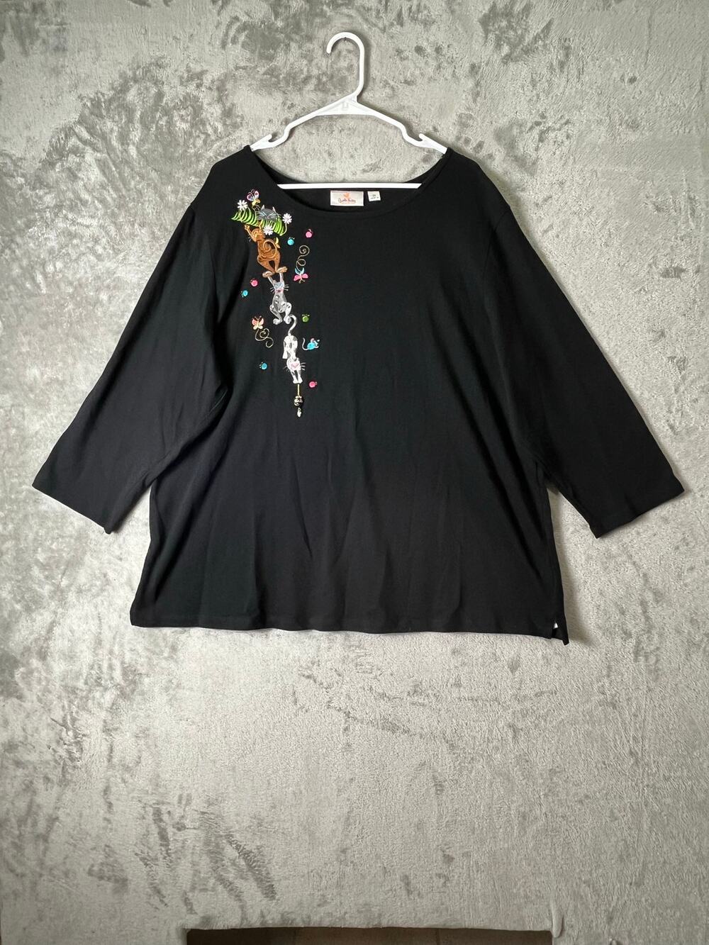 Quacker Factory Black Cat Embroidered Top Whimsical Kitsch Artsy Novelty 2X